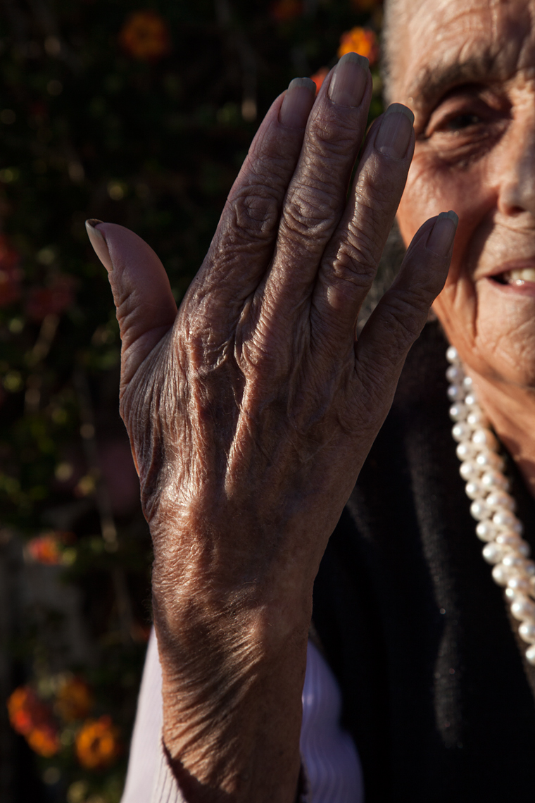Photograph of Maria Aguirre de Bañuelos hand.